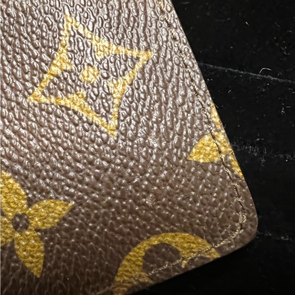 LOUIS VUITTON vintage address book or can be used as credit card holder. - Picture 6 of 8